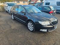 Gebraucht Skoda Superb Elegance 140 PS (102 kW) 2011 Schwarz Kombi