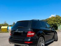 Gebraucht Mercedes ML500 389 PS (286 kW) 2008 Schwarz SUV