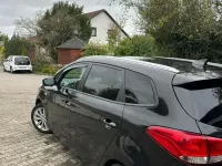 Gebraucht Kia Carens 135 PS (99 kW) 2016 Schwarz Van / Kleinbus