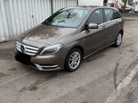 Gebraucht Mercedes B200 156 PS (114 kW) 2012 Beige Van / Kleinbus