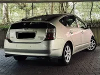 Gebraucht Toyota Prius 113 PS (83 kW) 2005 Silber Kleinwagen