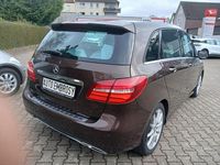Gebraucht Mercedes B200 136 PS (100 kW) 2016 Braun Van / Kleinbus