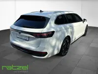 Gebraucht VW Passat R-line 150 PS (110 kW) 2025 Weiß Kombi