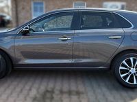 Gebraucht Hyundai i30 Intro Edition 110 PS (80 kW) 2017 Grau Limousine