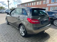 Gebraucht Mercedes B180 109 PS (80 kW) 2012 Braun Kleinwagen