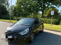 Gebraucht Kia Rio 95 PS (69 kW) 2016 Schwarz Kleinwagen