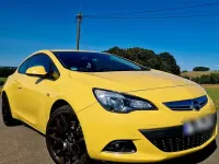 Gebraucht Opel Astra GTC Edition 179 PS (131 kW) 2012 Gelb Limousine