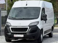Gebraucht Peugeot Boxer 140 PS (102 kW) 2023 Weiss icy/deckende Van
