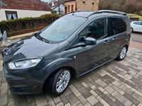 Gebraucht Ford Tourneo Courier Titanium 101 PS (74 kW) 2015 Grau Van / Kleinbus