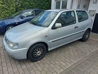 Gebraucht VW Polo Basis 60 PS (44 kW) 1999 Silber Limousine