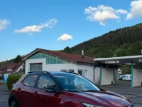 Gebraucht Kia Stonic Spirit 120 PS (88 kW) 2019 Rot SUV