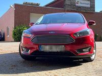 Używany Ford Focus Titanium 125 KM (91 kW) 2015 Czerwony Sedan/Limuzyna