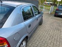 Gebraucht Opel Astra 85 PS (62 kW) 2002 Silber Limousine