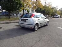 Gebraucht Ford Focus Trend 101 PS (74 kW) 2004 Silber Limousine