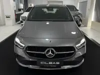 Gebraucht Mercedes B200 150 PS (110 kW) 2024 Mountaingrau  met. Van / Kleinbus