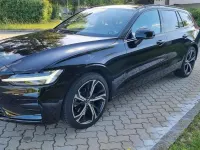 Gebraucht Volvo V60 Plus 197 PS (144 kW) 2024 Schwarz Kombi
