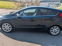 Gebraucht Ford Fiesta Titanium 101 PS (74 kW) 2015 Schwarz Kleinwagen