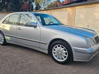 Occasion Mercedes E240 Elegance 170 ch (125 kW) 2000 Argent Berline