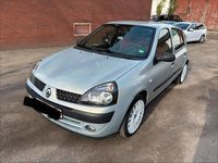 Gebraucht Renault Clio II 75 PS (55 kW) 2004 Silber Kleinwagen