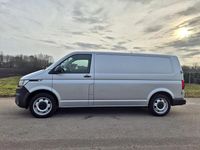 Gebraucht VW Transporter 150 PS (110 kW) 2021 Silber Van