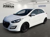 Gebraucht Hyundai i30 Trend 101 PS (74 kW) 2016 Weiß Limousine