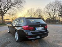 Gebraucht BMW 320 Advantage 163 PS (119 kW) 2015 Schwarz Kombi