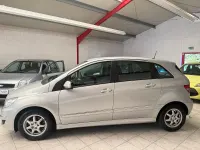 Gebraucht Mercedes B180 122 PS (89 kW) 2011 Silber Kleinwagen