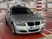 Gebraucht BMW 325 204 PS (150 kW) 2011 Silber Limousine