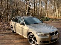 Gebraucht BMW 320 184 PS (135 kW) 2011 Gold Kombi