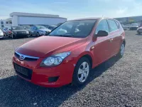 Gebraucht Hyundai i30 Classic 109 PS (80 kW) 2010 Rot Limousine