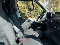 Second-hand Renault Master 135 CP (99 kW) 2023 Alb Monovolum