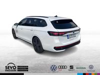 Gebraucht VW Passat R-line 150 PS (110 kW) 2024 Weiß Kombi
