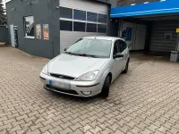 Usado Ford Focus 115 CV (84 kW) 2002 Plateado Berlina