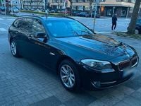 Gebraucht BMW 520 180 PS (132 kW) 2011 Schwarz Kombi