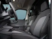 Gebraucht Ford Courier 135 kW (184 PS) 2026 Silber Van / Kleinbus