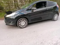 Gebraucht Ford Fiesta 75 PS (55 kW) 2014 Schwarz Kleinwagen