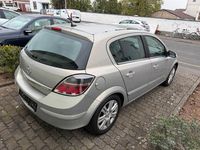 Używany Opel Astra 105 KM (77 kW) 2007 Szary Sedan/Limuzyna