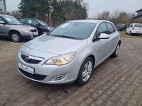 Gebraucht Opel Astra Edition 140 PS (102 kW) 2011 Silber Limousine