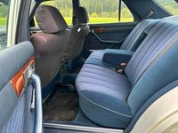 Gebraucht Mercedes E300 180 PS (132 kW) 1988 Silber Limousine