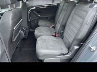 Używany VW Touran Pro 150 KM (110 kW) 2024 Szary Minivan