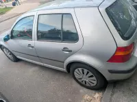 Second-hand VW Golf IV 75 CP (55 kW) 2001 Argintiu Berlinǎ