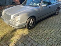 Gebraucht Mercedes 240 170 PS (125 kW) 1998 Silber Limousine