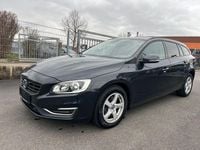 Gebraucht Volvo V60 Momentum 120 PS (88 kW) 2017 Grau Kombi