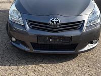 Gebraucht Toyota Verso 176 PS (129 kW) 2011 Grau Van / Kleinbus