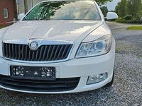 Gebraucht Skoda Octavia Ambiente 160 PS (117 kW) 2011 Weiß Kombi