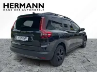 Neu Dacia Jogger Extreme 141 PS (103 kW) 2025 Perlmuttschwarz metallic (sch Van / Kleinbus
