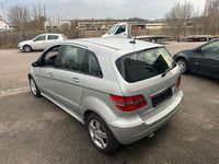Gebraucht Mercedes B200 140 PS (102 kW) 2005 Silber Van / Kleinbus