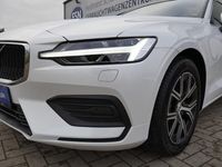Gebraucht Volvo V60 Core 197 PS (144 kW) 2024 Weiß Kombi