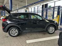 gebraucht Hyundai Tucson blue Intro Edition 2WD