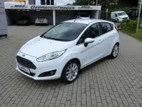 Gebraucht Ford Fiesta Titanium 101 PS (74 kW) 2015 Frostweiß Kleinwagen